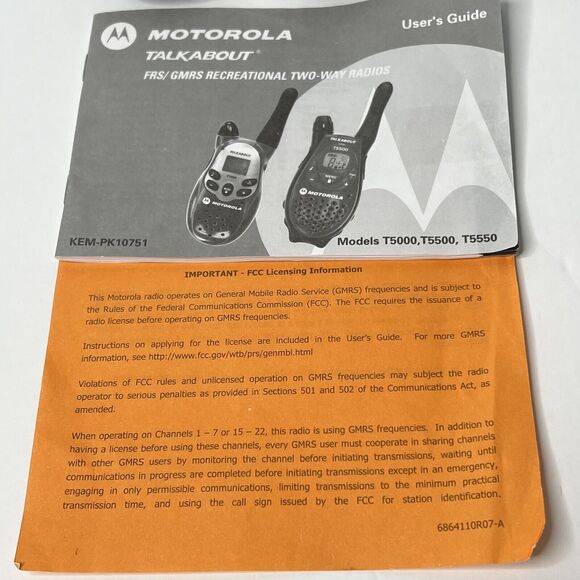 Motorola Talkabout Walkie Talkies T5000 Two-Way Radios Set of 2 Gray 22 Channels - Picture 9 of 10